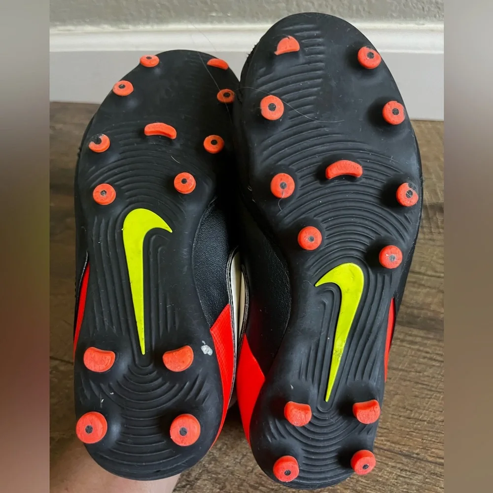 Nike Tiempo Rio III Soccer‎ FG black white hyper orange volt youth 1.5